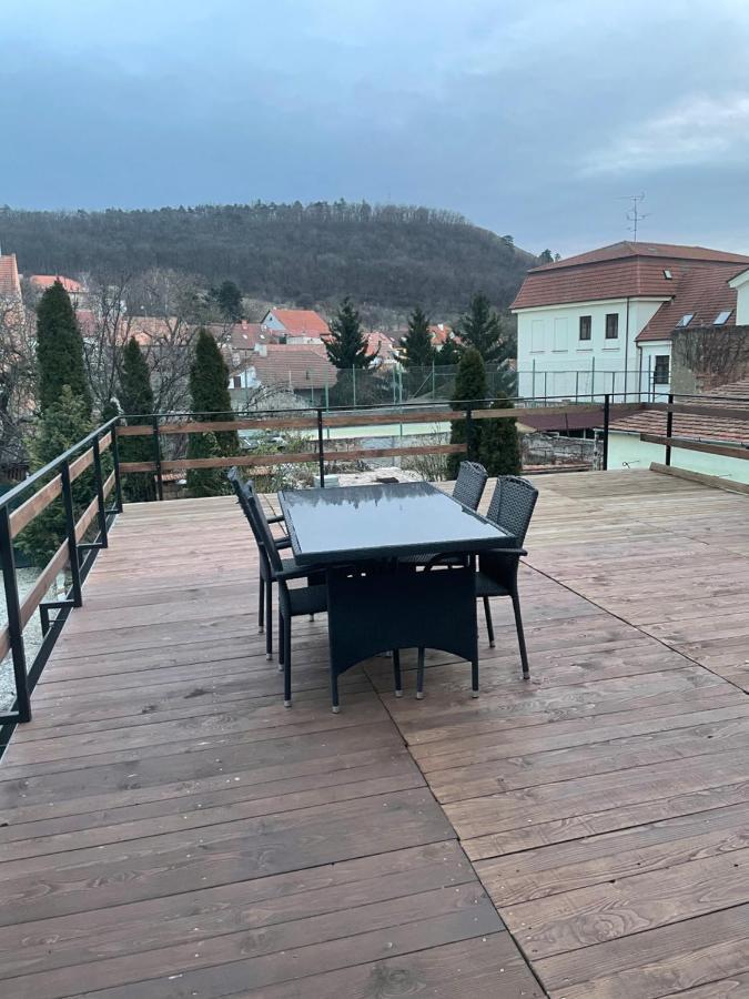 Mikulov Inn - Apartments Slunce Buitenkant foto