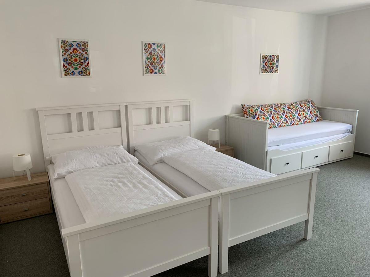 Mikulov Inn - Apartments Slunce Buitenkant foto
